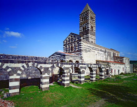 Codrongianos (Sassari), Chiesa della Santissima Trinità di Saccargia, esterno Codrongianos (Sassari), Chiesa della Santissima Trinità di Saccargia, esterno